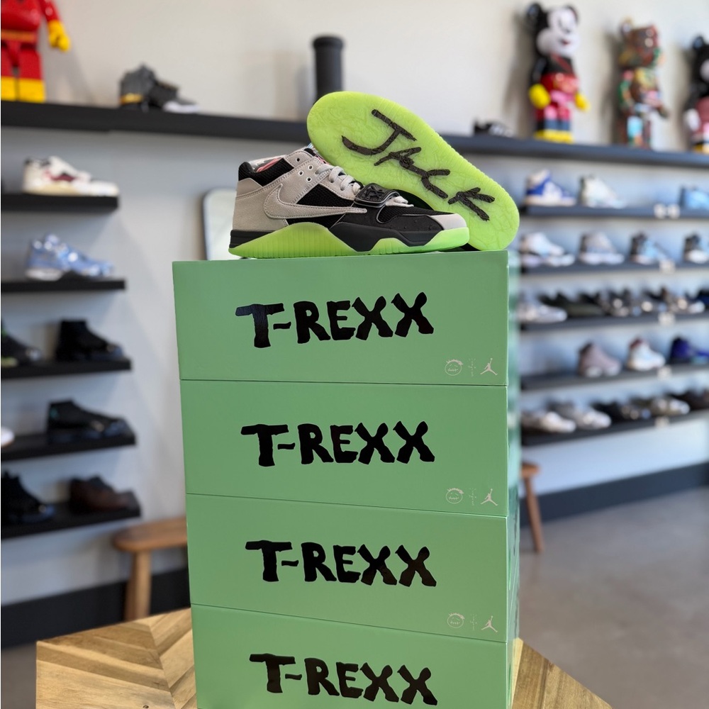 Jordan Jumpman Jack TR
Travis Scott x Chase B Black Night Silver